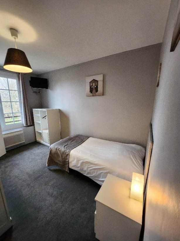 Logis Auberge Des Aulnettes Hérouville-Saint-Clair Exteriér fotografie