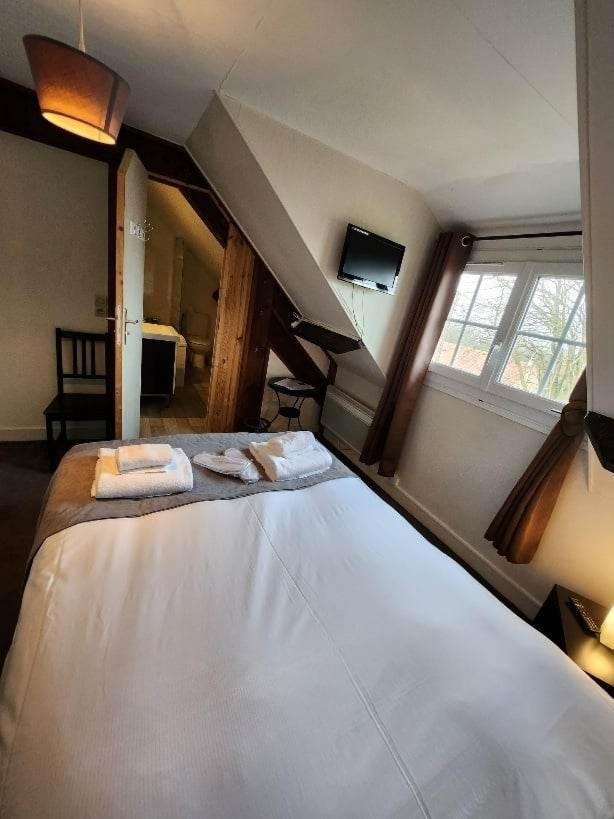Logis Auberge Des Aulnettes Hérouville-Saint-Clair Exteriér fotografie